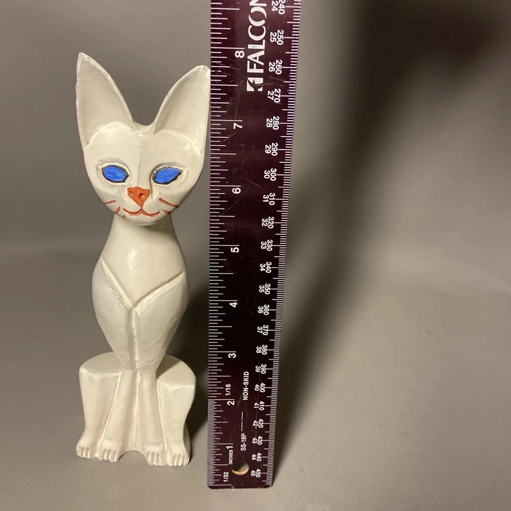 White 3 Wooden Cats Figurine Set